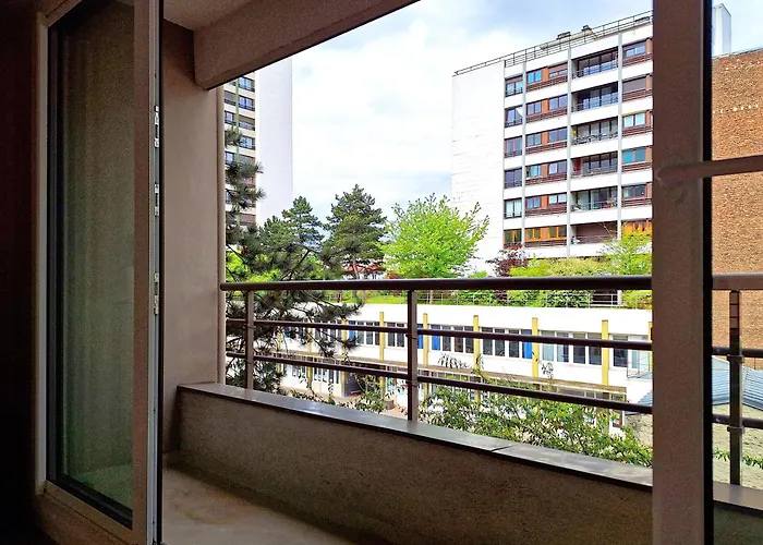 Chic Parisian Studio Retreat Bright Spacious And Secure Parking